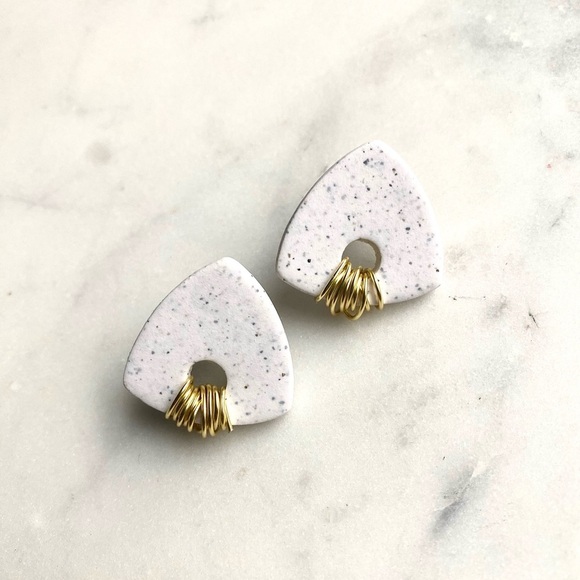 White speckled polymer clay earrings with gold - Picture 2 of 3
